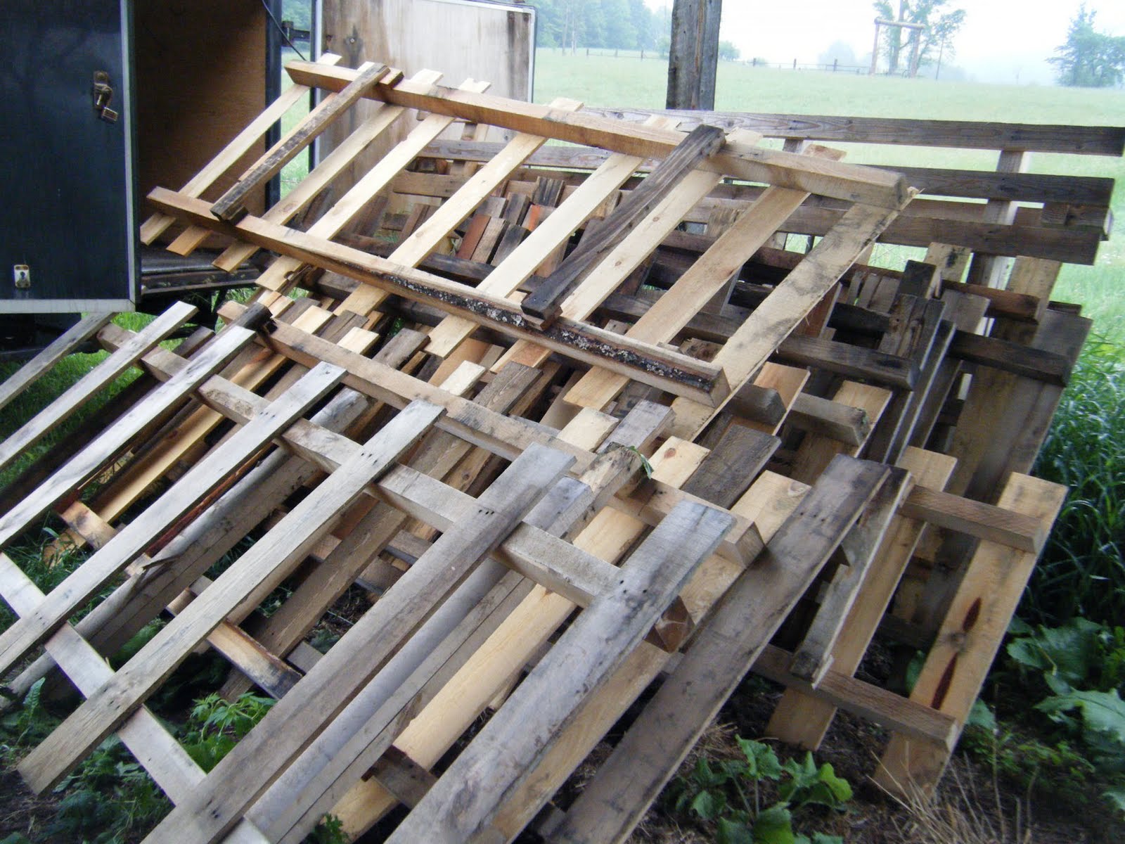 functional-farm-unleashed-pig-pen-construction-step-1