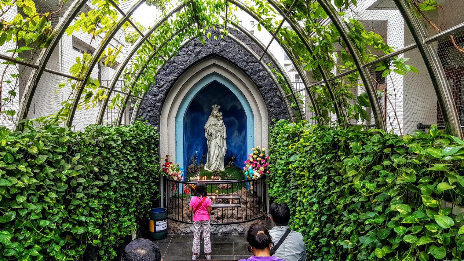 Nderek Dewi Maria: Gua Maria Gereja Katedral Santo Petrus Bandung