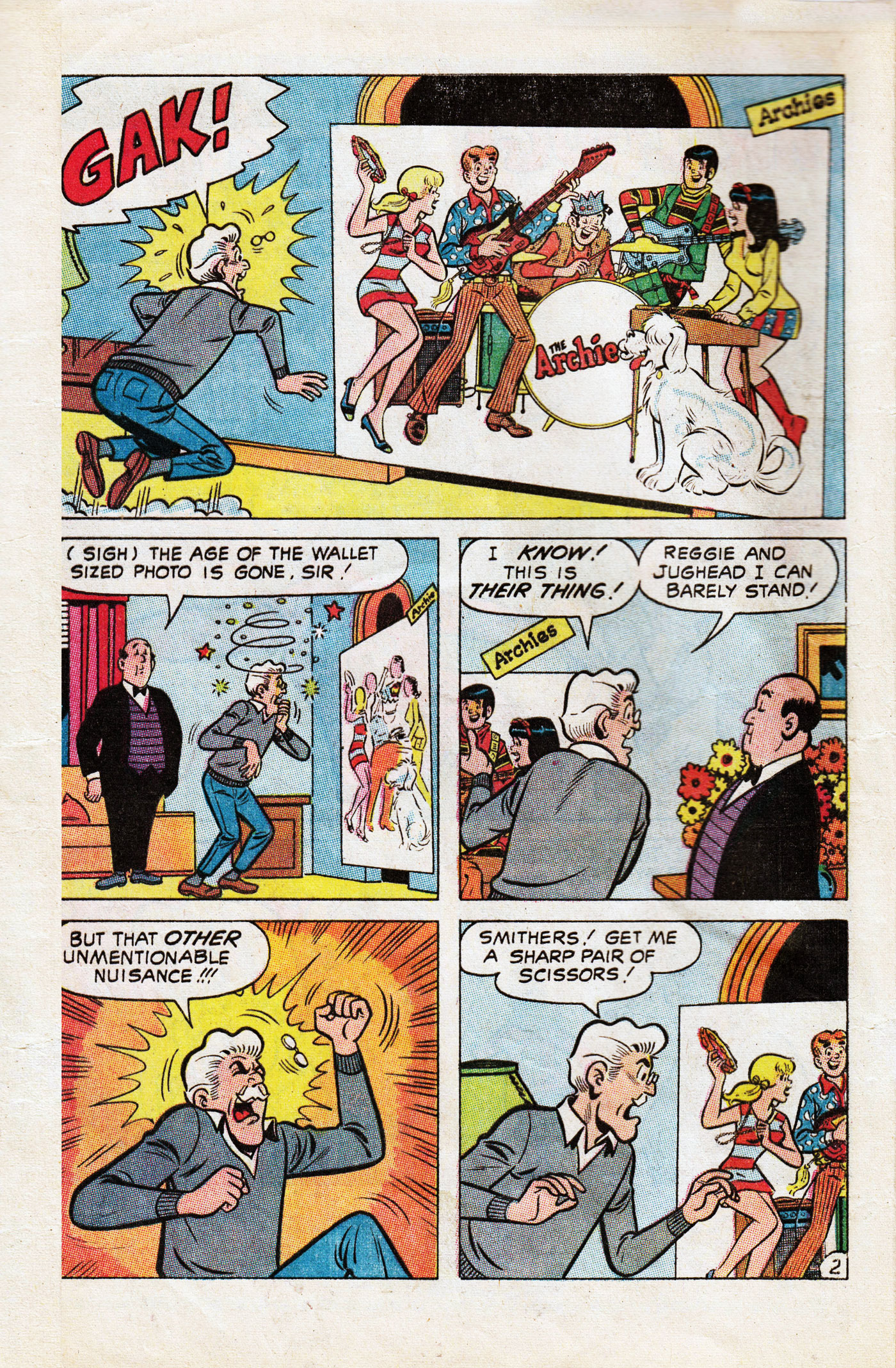 Read online Pep Comics comic -  Issue #227 - 4