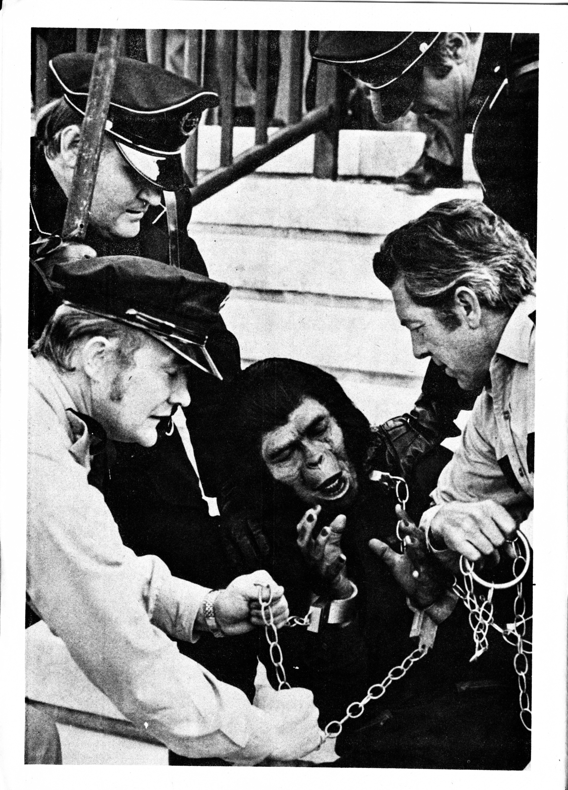 Read online Planet of the Apes (1974) comic -  Issue #64 - 12