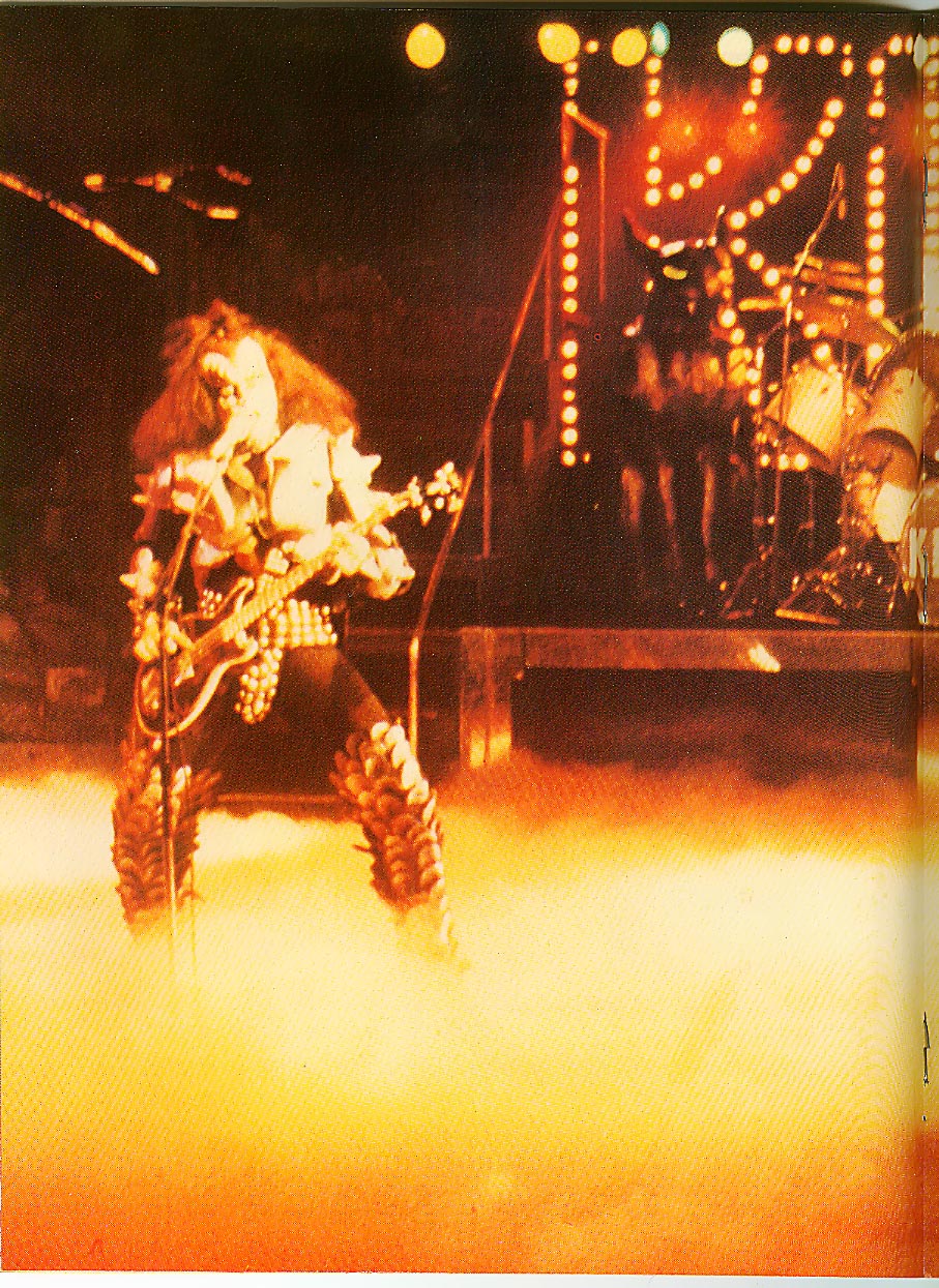 Read online Marvel Comics Super Special comic -  Issue #1 - 32